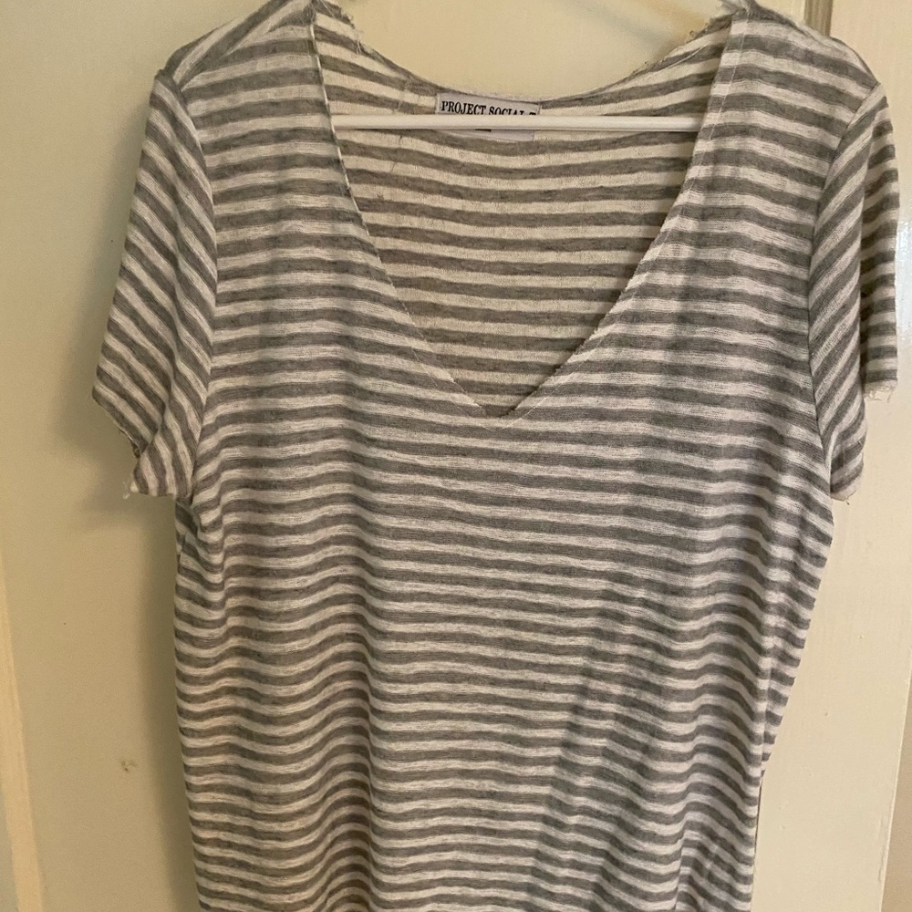 White and gray striped tee